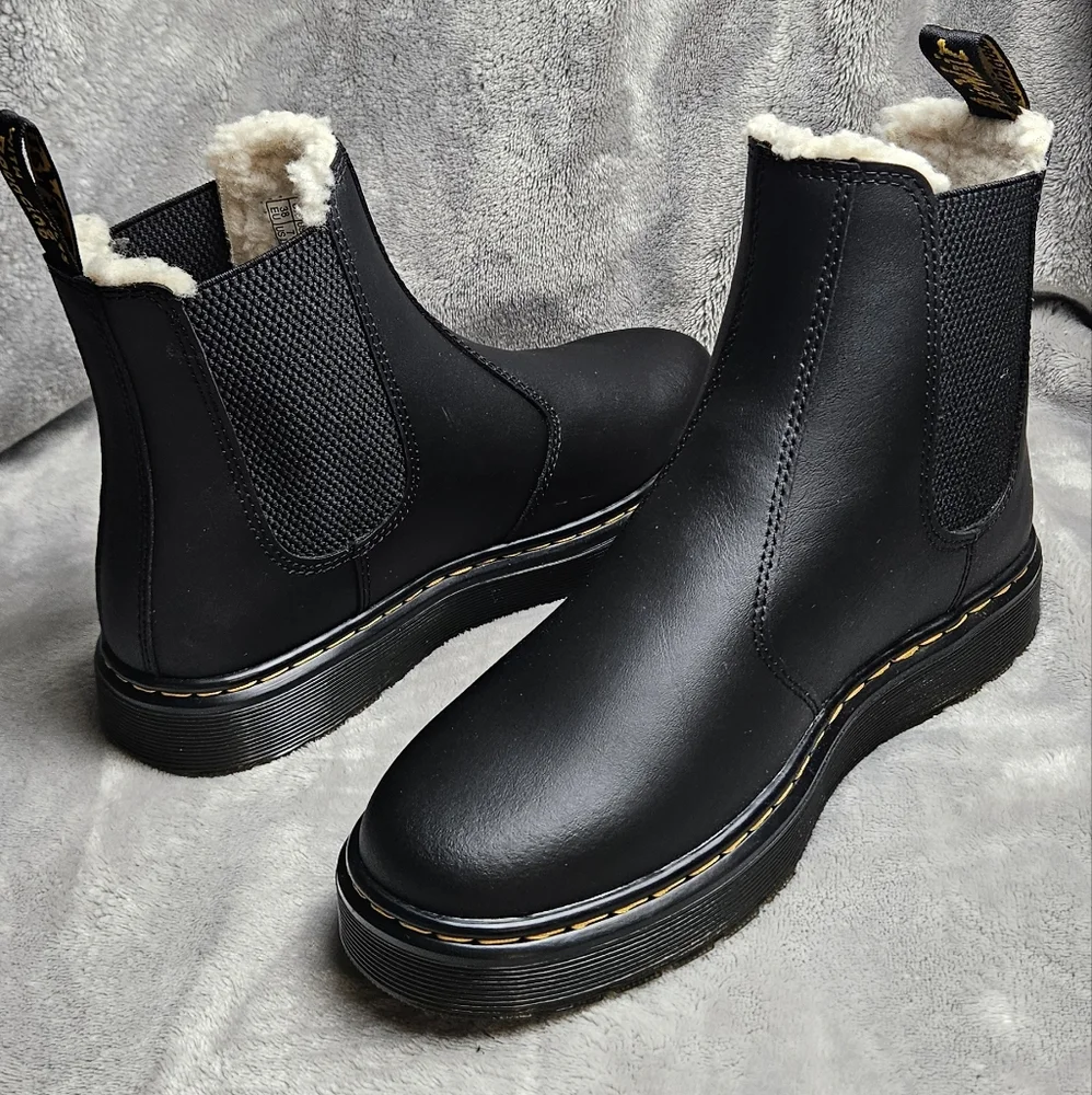 Dr. Martens Chelsea Boots Faux Fur Lined Black Leather Women’s Size 6